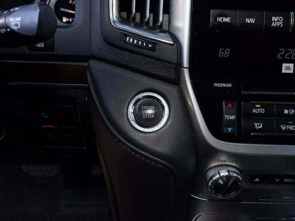 2021 Toyota Land Cruiser Last Year V8 Land Cruiser, PPF, Locking Differential, Third Row - 22944117 - 28