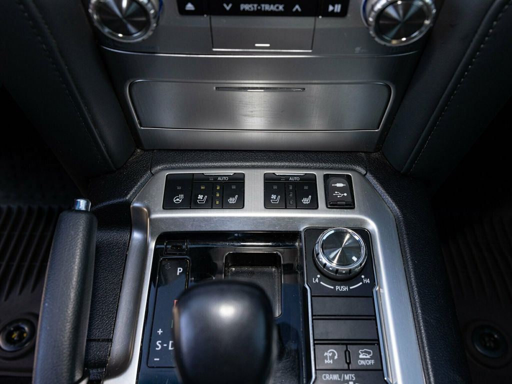 2021 Toyota Land Cruiser Last Year V8 Land Cruiser, PPF, Locking Differential, Third Row - 22944117 - 30