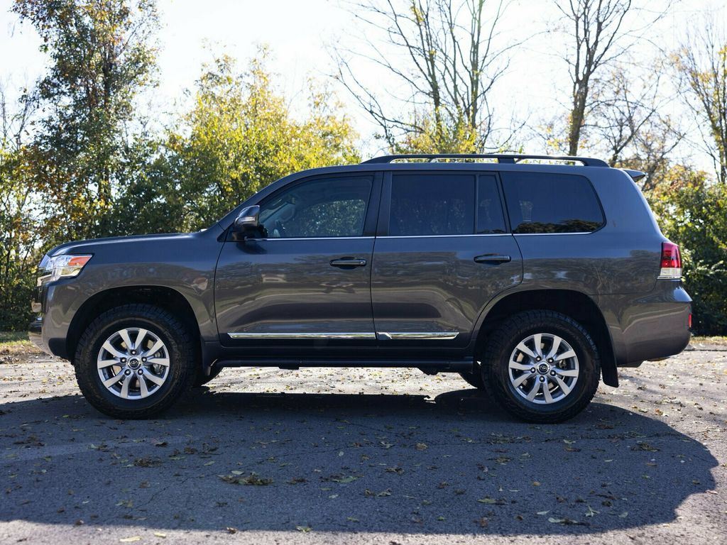 2021 Toyota Land Cruiser Last Year V8 Land Cruiser, PPF, Locking Differential, Third Row - 22944117 - 3