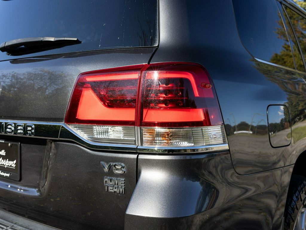 2021 Toyota Land Cruiser Last Year V8 Land Cruiser, PPF, Locking Differential, Third Row - 22944117 - 40