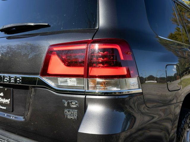 2021 Toyota Land Cruiser Last Year V8 Land Cruiser, PPF, Locking Differential, Third Row - 22944117 - 40