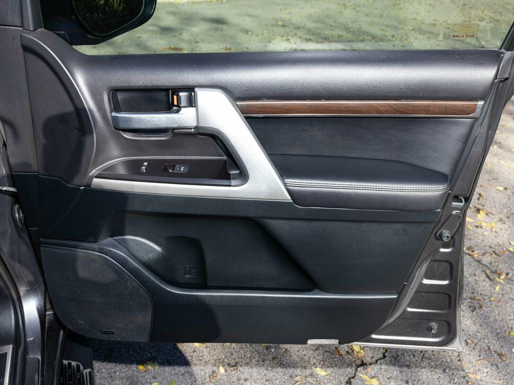 2021 Toyota Land Cruiser Last Year V8 Land Cruiser, PPF, Locking Differential, Third Row - 22944117 - 47