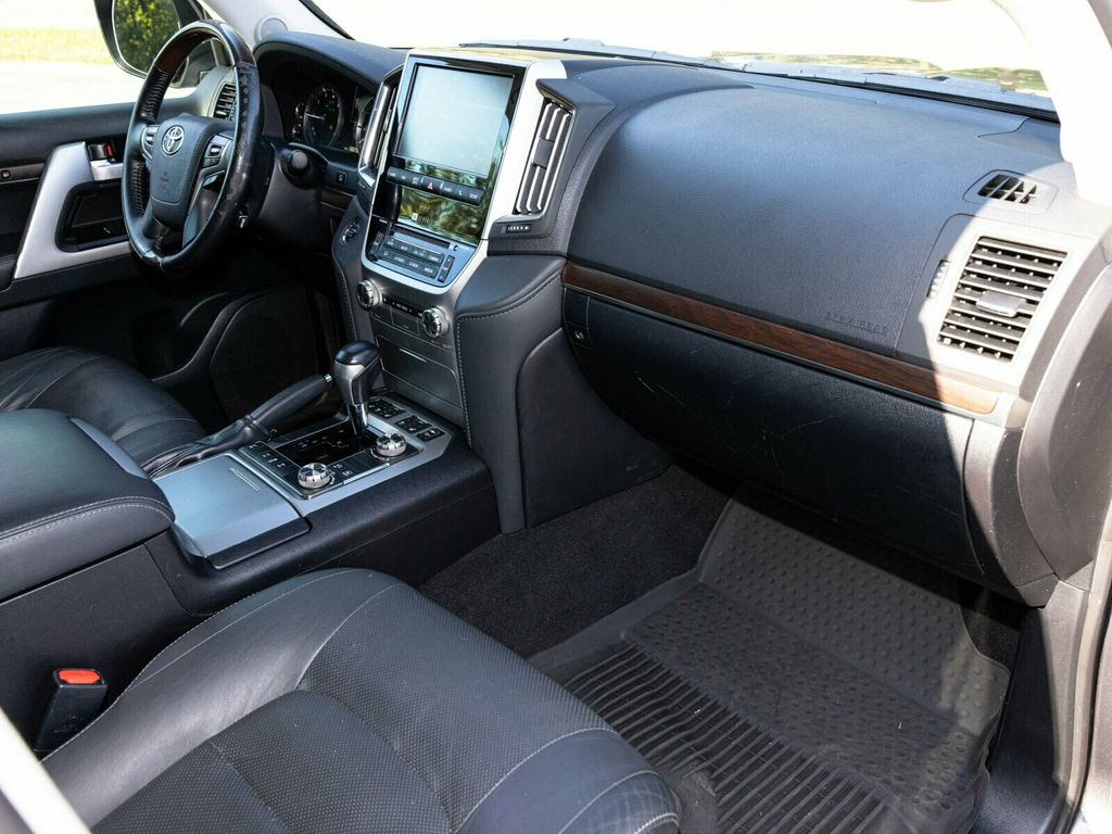 2021 Toyota Land Cruiser Last Year V8 Land Cruiser, PPF, Locking Differential, Third Row - 22944117 - 48