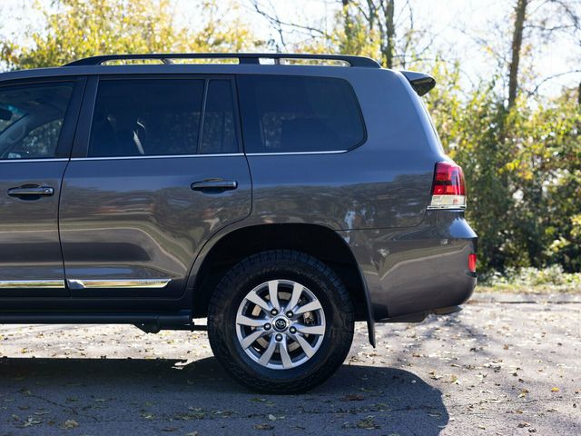2021 Toyota Land Cruiser Last Year V8 Land Cruiser, PPF, Locking Differential, Third Row - 22944117 - 4