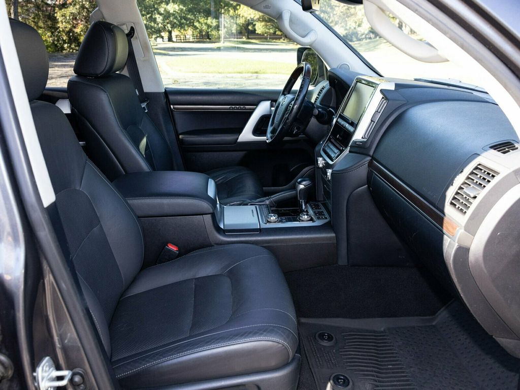 2021 Toyota Land Cruiser Last Year V8 Land Cruiser, PPF, Locking Differential, Third Row - 22944117 - 49