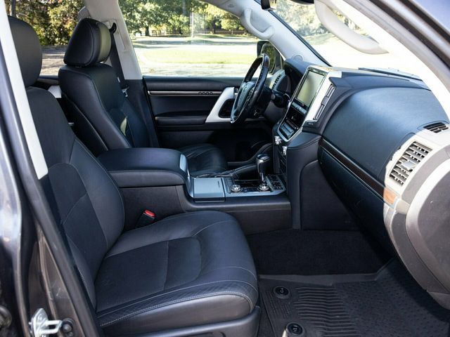 2021 Toyota Land Cruiser Last Year V8 Land Cruiser, PPF, Locking Differential, Third Row - 22944117 - 49