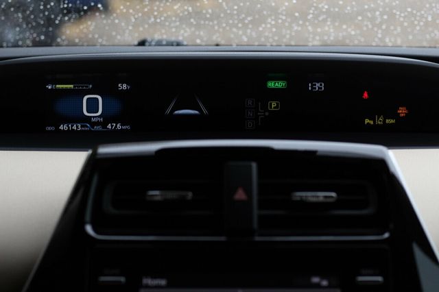 2021 Toyota Prius HYBRID XLE W/ LEATHER HEATED SEATS, HEATED STEERING WHEEL - 22932707 - 13