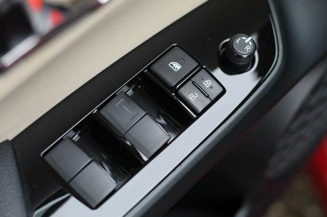 2021 Toyota Prius HYBRID XLE W/ LEATHER HEATED SEATS, HEATED STEERING WHEEL - 22932707 - 21