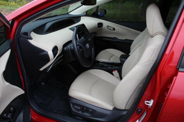 2021 Toyota Prius HYBRID XLE W/ LEATHER HEATED SEATS, HEATED STEERING WHEEL - 22932707 - 24