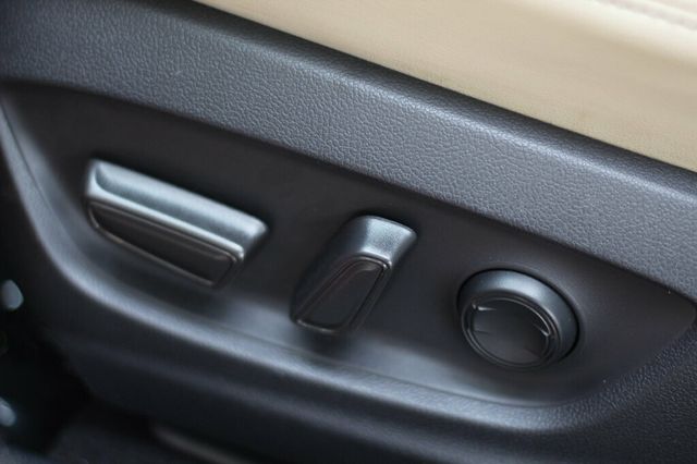 2021 Toyota Prius HYBRID XLE W/ LEATHER HEATED SEATS, HEATED STEERING WHEEL - 22932707 - 26