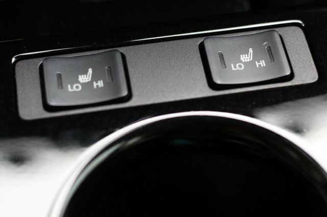 2021 Toyota Prius HYBRID XLE W/ LEATHER HEATED SEATS, HEATED STEERING WHEEL - 22932707 - 31