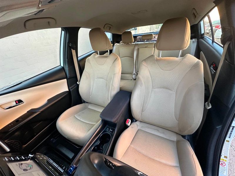 2021 Toyota Prius LE - 22909636 - 17