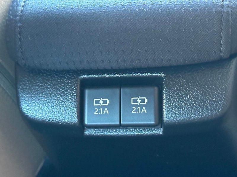 2021 Toyota Prius LE - 22909636 - 23