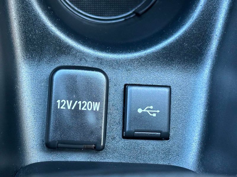 2021 Toyota Prius LE - 22909636 - 43