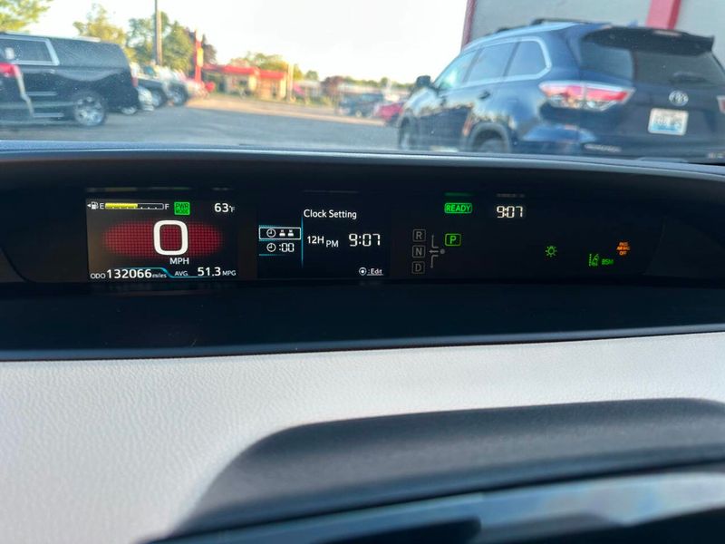 2021 Toyota Prius LE - 22909636 - 46