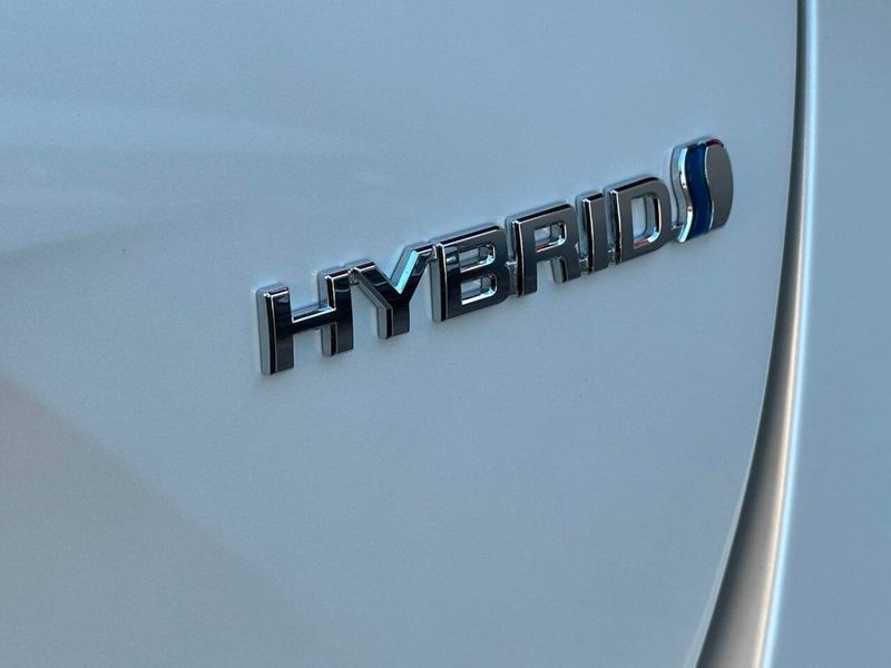 2021 Toyota Prius LE - 22909636 - 4