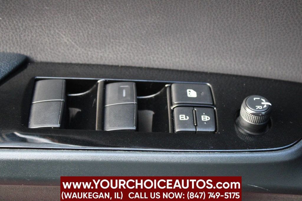 2021 Toyota Prius XLE - 22921987 - 31