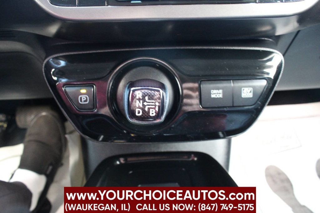 2021 Toyota Prius XLE - 22984939 - 19