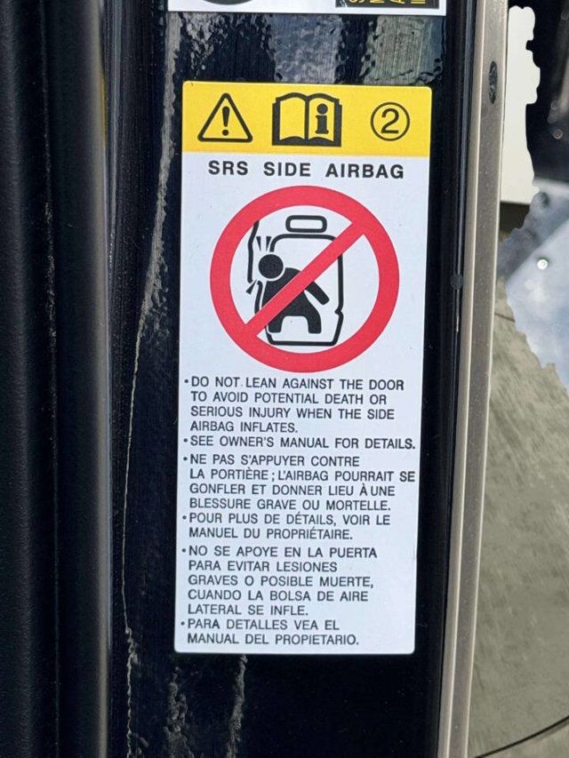 2021 Toyota Prius XLE - 23040942 - 19