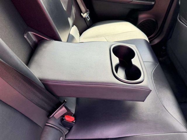 2021 Toyota Prius XLE - 23040942 - 25
