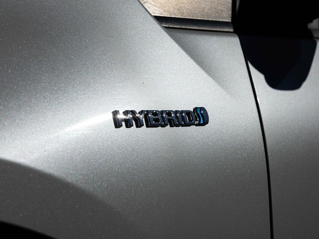 2021 Toyota Prius XLE AWD-e, Advanced Technology Package, Head-Up Display - 22952639 - 19