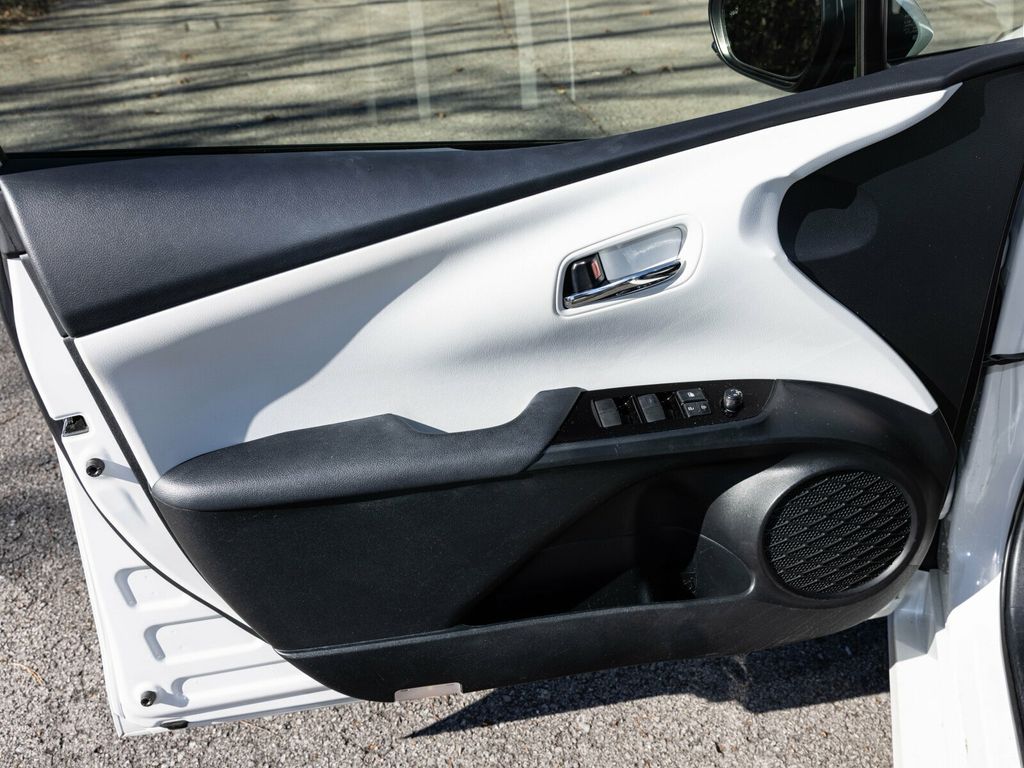 2021 Toyota Prius XLE AWD-e, Advanced Technology Package, Head-Up Display - 22952639 - 21