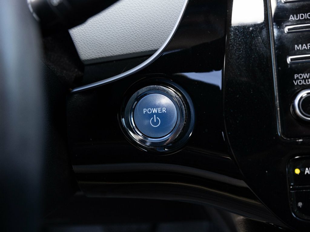 2021 Toyota Prius XLE AWD-e, Advanced Technology Package, Head-Up Display - 22952639 - 32