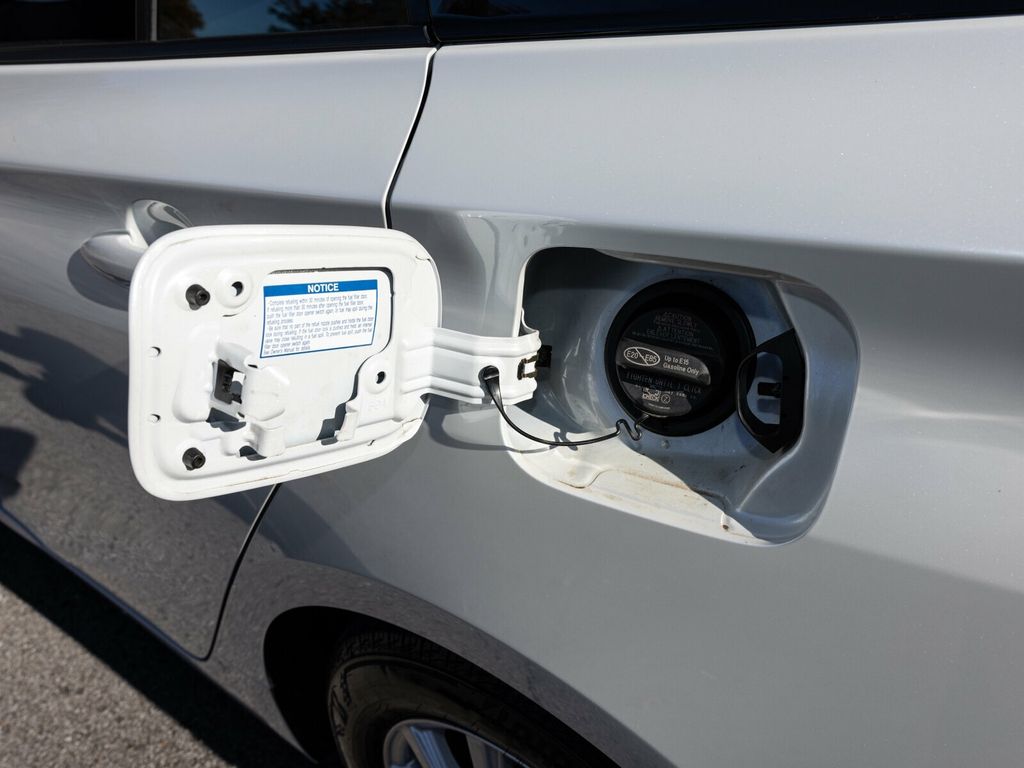 2021 Toyota Prius XLE AWD-e, Advanced Technology Package, Head-Up Display - 22952639 - 47