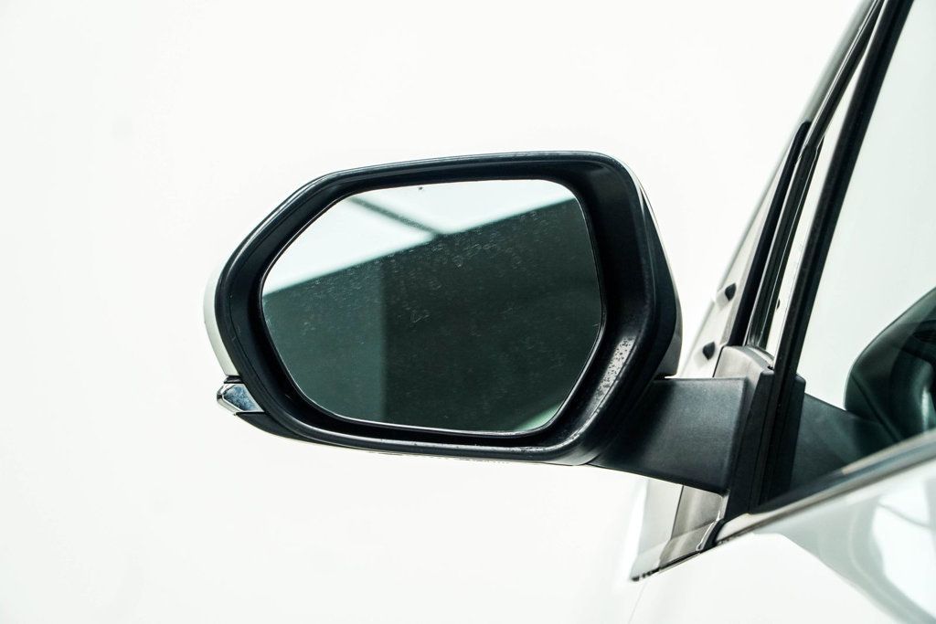 Toyota Prius photo 16