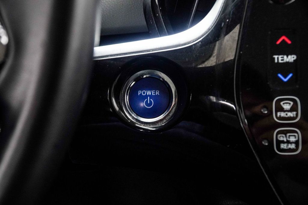 Toyota Prius photo 28