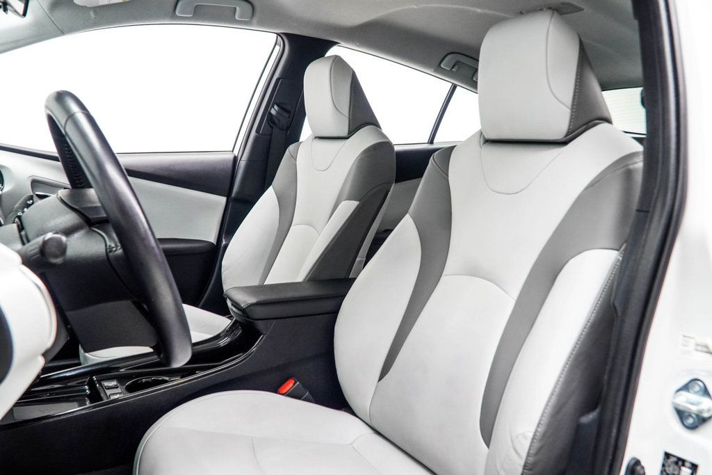 Toyota Prius photo 34