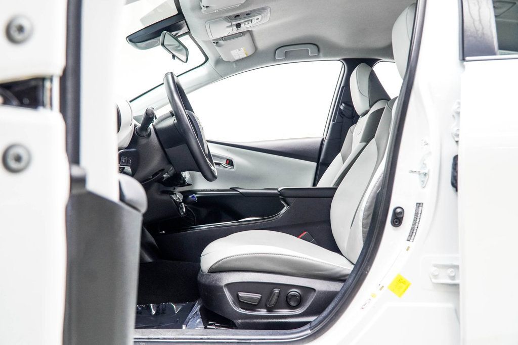 Toyota Prius photo 35