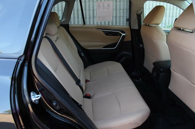 2021 Toyota RAV4 AWD HYBRID LE  - 23052723 - 9