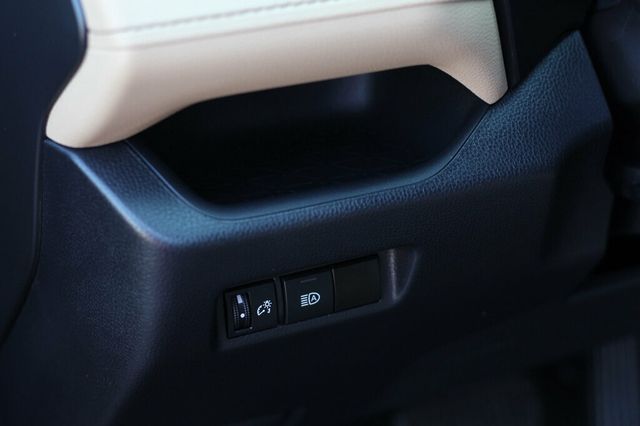 2021 Toyota RAV4 AWD HYBRID LE  - 23052723 - 20