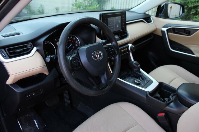 2021 Toyota RAV4 AWD HYBRID LE  - 23052723 - 23