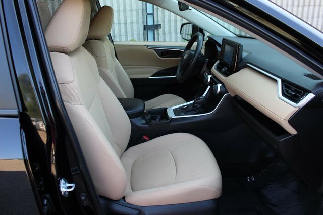 2021 Toyota RAV4 AWD HYBRID LE  - 23052723 - 6