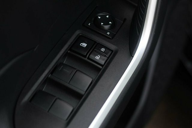 2021 Toyota RAV4 AWD HYBRID LE  - 23053274 - 19
