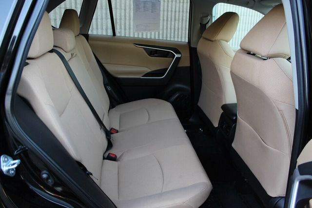 2021 Toyota RAV4 AWD HYBRID LE  - 23075671 - 9