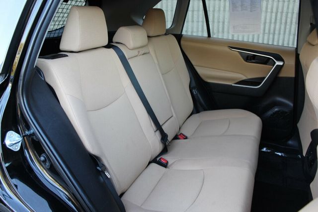 2021 Toyota RAV4 AWD HYBRID LE  - 23075671 - 10