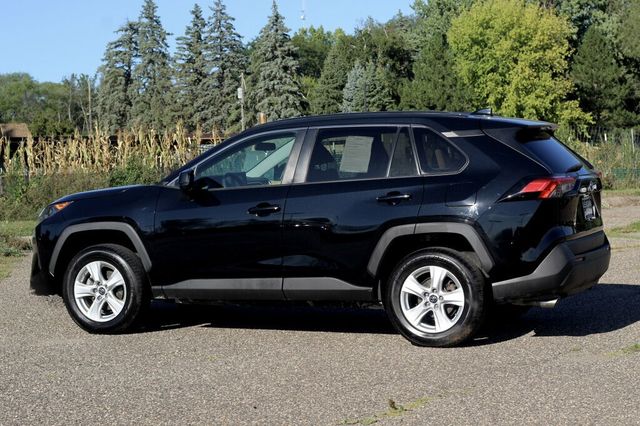 2021 Toyota RAV4 AWD HYBRID LE  - 23075671 - 17