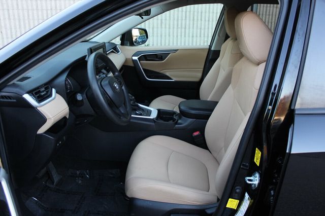 2021 Toyota RAV4 AWD HYBRID LE  - 23075671 - 21