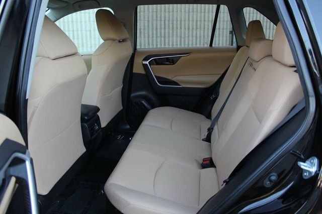 2021 Toyota RAV4 AWD HYBRID LE  - 23075671 - 24