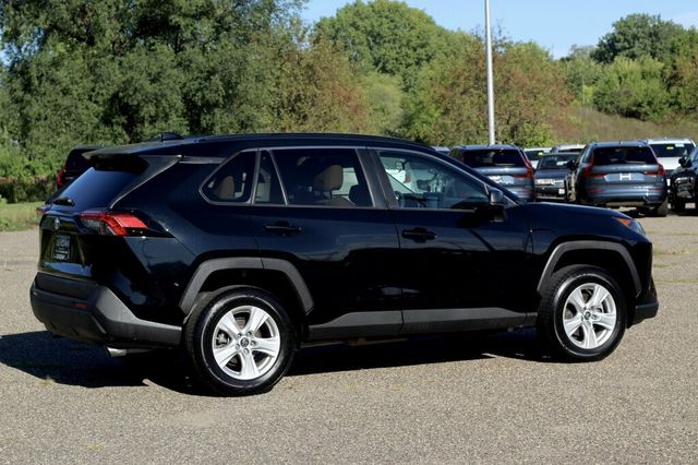 2021 Toyota RAV4 AWD HYBRID LE  - 23075671 - 2