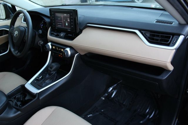 2021 Toyota RAV4 AWD HYBRID LE  - 23075671 - 8
