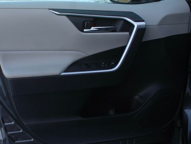 2021 Toyota RAV4 AWD HYBRID XLE  - 22965615 - 17