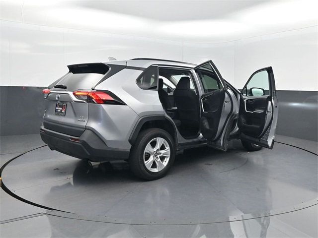 2021 Toyota RAV4 Hybrid LE AWD - 22949545 - 34