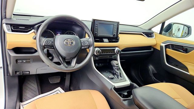 2021 Toyota RAV4 Hybrid LE AWD - 23029244 - 11