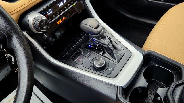 2021 Toyota RAV4 Hybrid LE AWD - 23029244 - 15