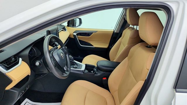 2021 Toyota RAV4 Hybrid LE AWD - 23029244 - 18