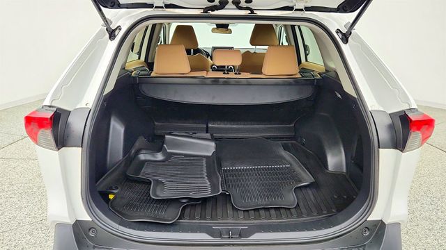 2021 Toyota RAV4 Hybrid LE AWD - 23029244 - 20